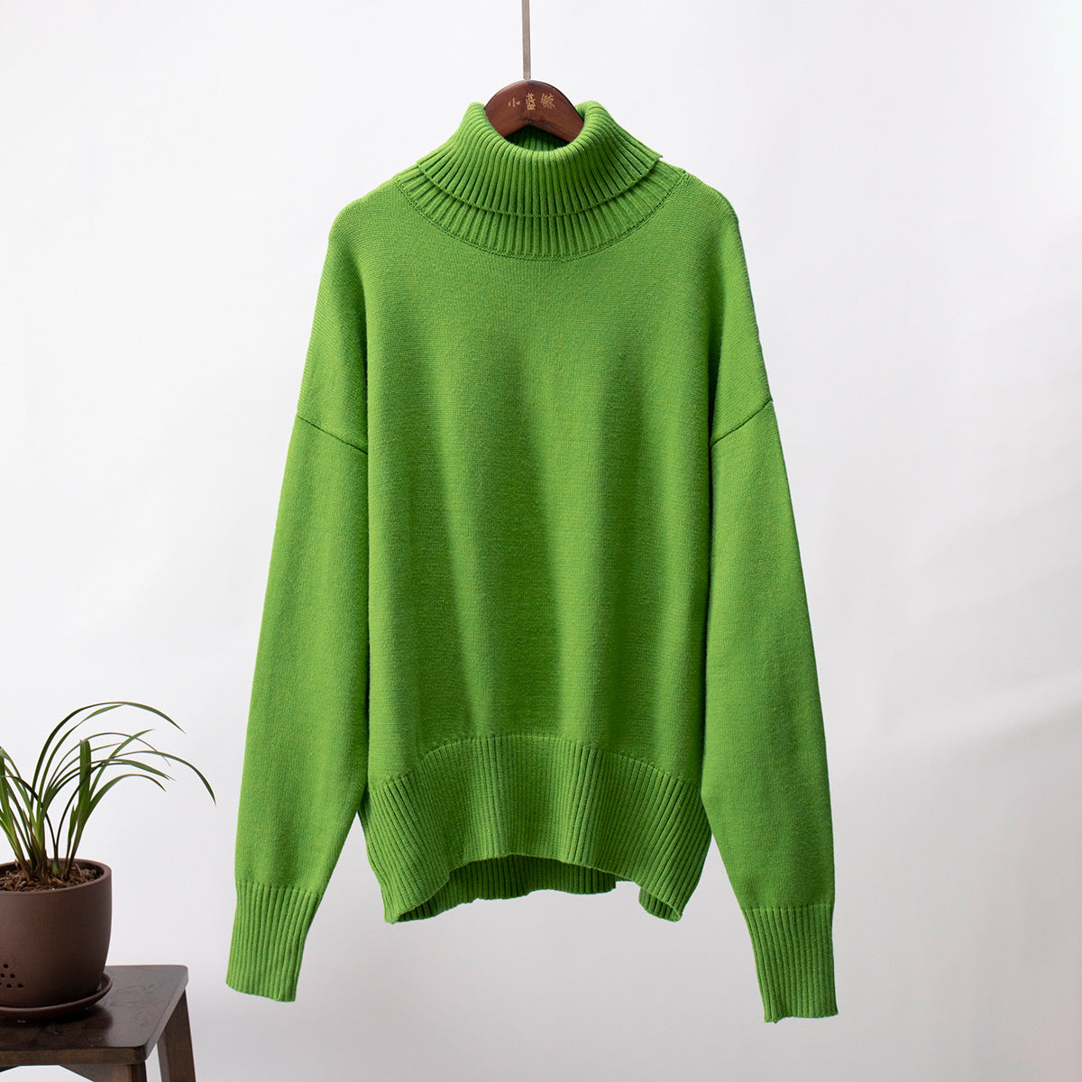 Women’s Relaxed Oversized Roll Neck Knitted Jumper